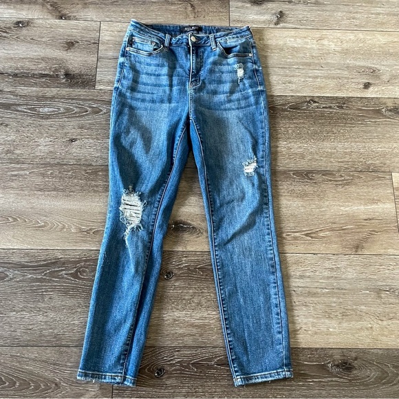 Judy Blue Distressed Relaxed Fit Jeans High Rise Style JB88242 Size 30 - Picture 2 of 11